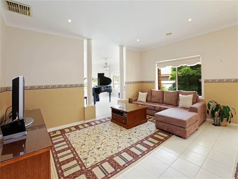 28 Huon Crescent, Leopold VIC 3224