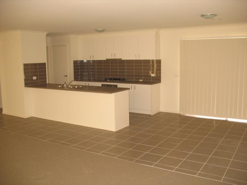 28 Sugargum Drive, Waurn Ponds VIC 3216