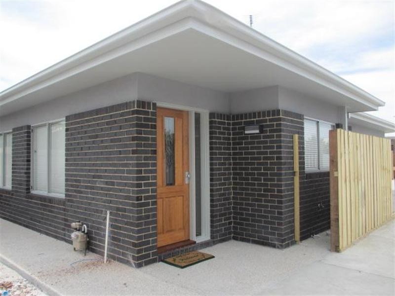 2/1 Herbert Court, Newcomb VIC 3219