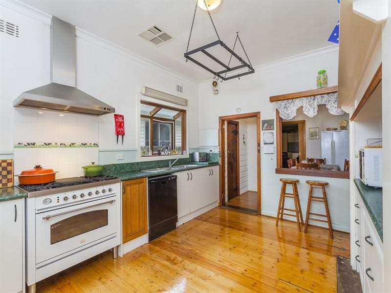 48 Brayshay Road, Newcomb VIC 3219