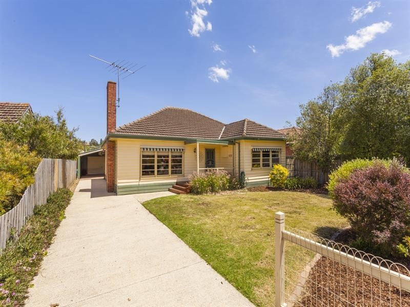 27 Calder Street, Manifold Heights VIC 3218