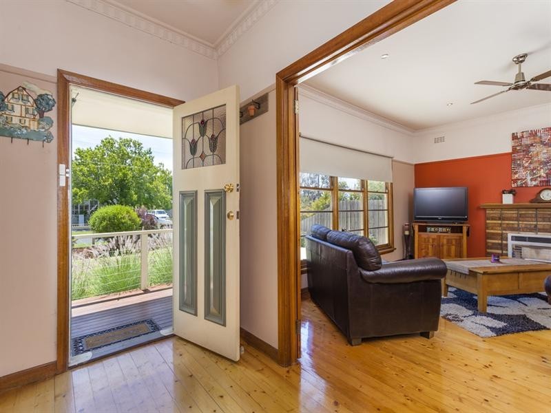 27 Calder Street, Manifold Heights VIC 3218