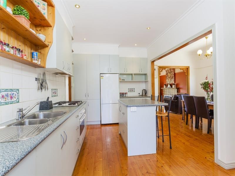 27 Calder Street, Manifold Heights VIC 3218