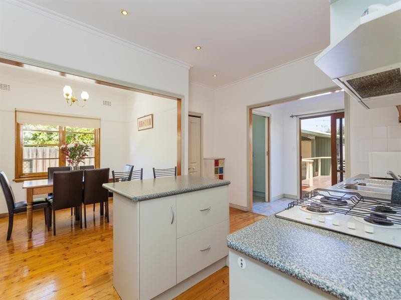 27 Calder Street, Manifold Heights VIC 3218