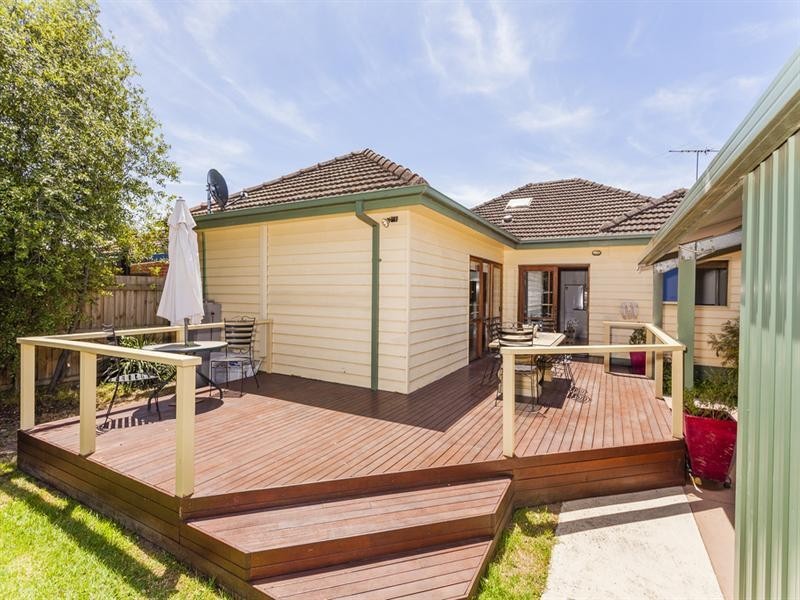 27 Calder Street, Manifold Heights VIC 3218
