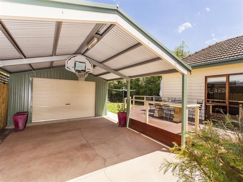 27 Calder Street, Manifold Heights VIC 3218
