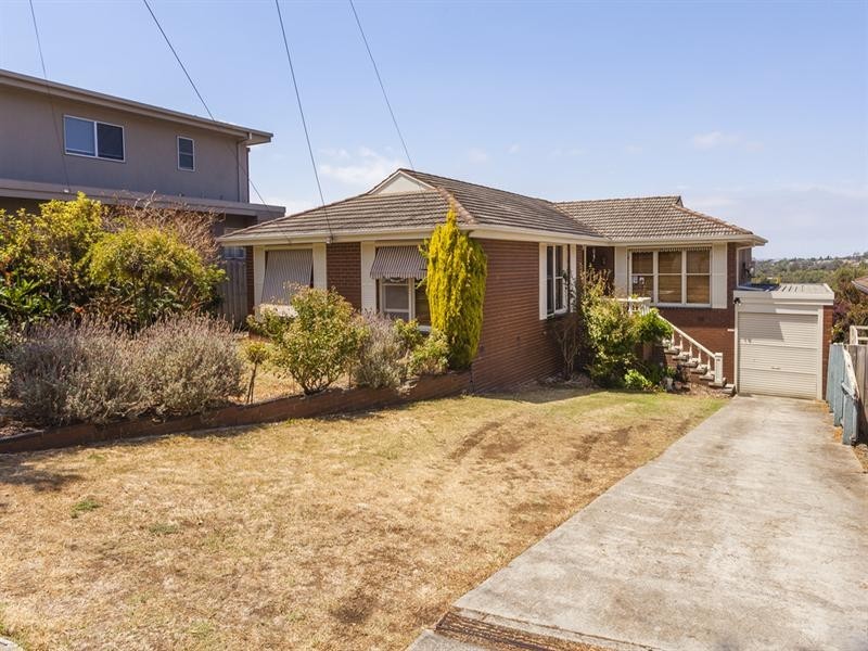 98 North Valley Road, Highton VIC 3216