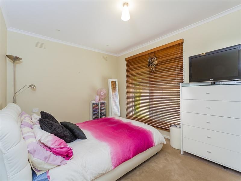 98 North Valley Road, Highton VIC 3216