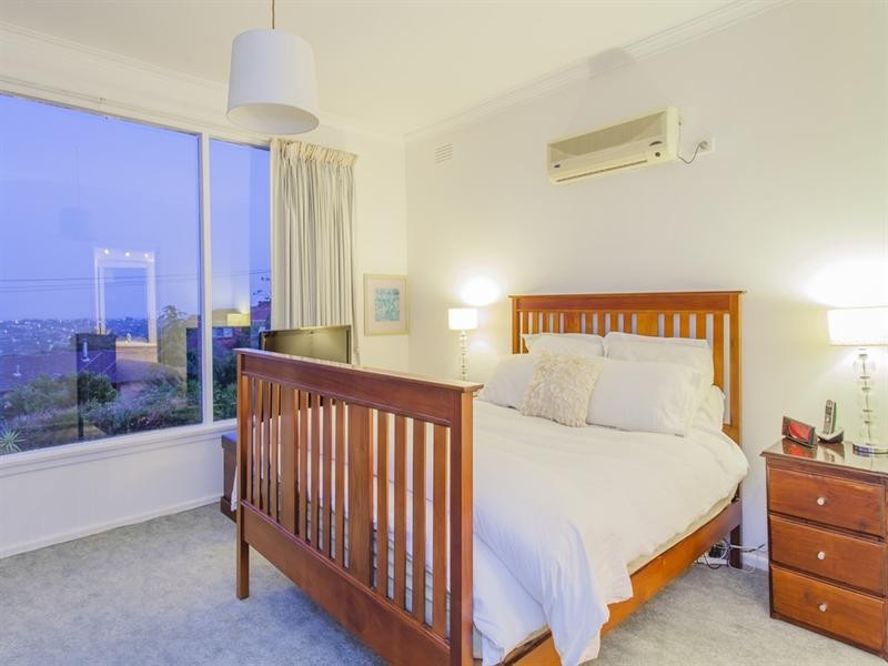 72 Reigate Road, Highton VIC 3216