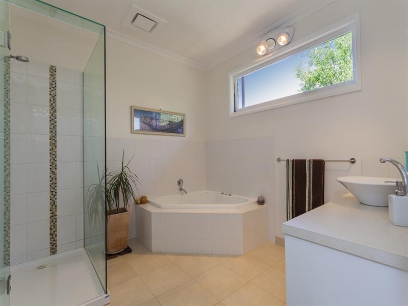 72 Reigate Road, Highton VIC 3216