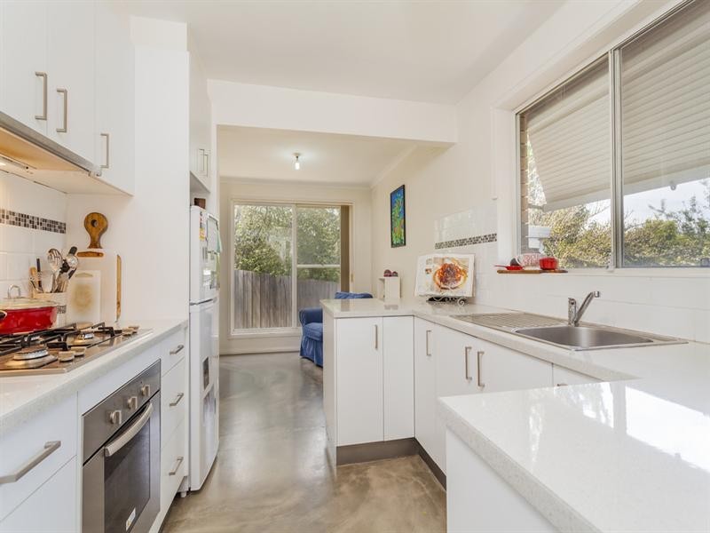 4/16 Elizabeth Street, Highton VIC 3216