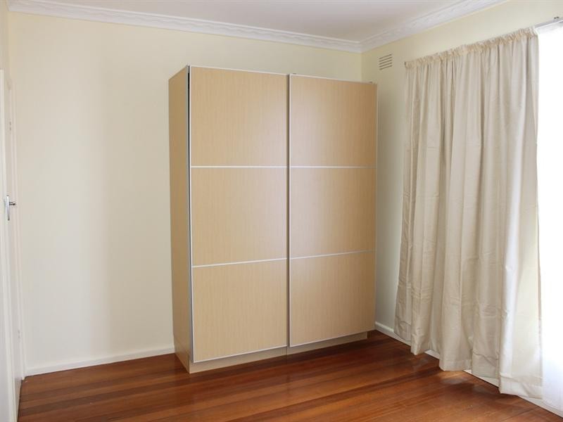 37 Watsons Road, Newcomb VIC 3219