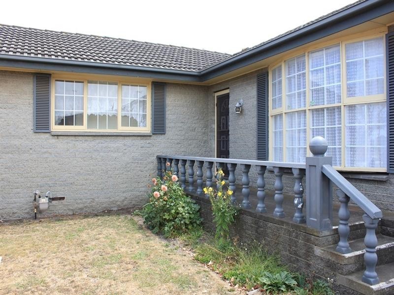 37 Watsons Road, Newcomb VIC 3219