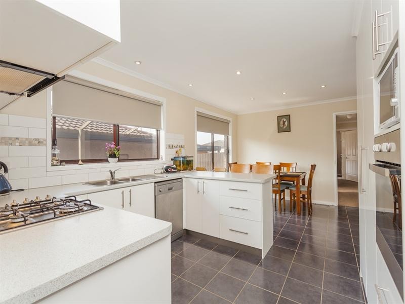 14 Birkenhead Drive, Grovedale VIC 3216