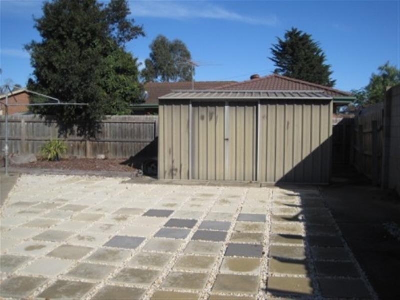 9 Sputnik Court, Whittington VIC 3219