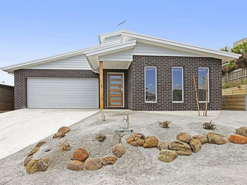 24B Exmoor Close, Highton VIC 3216