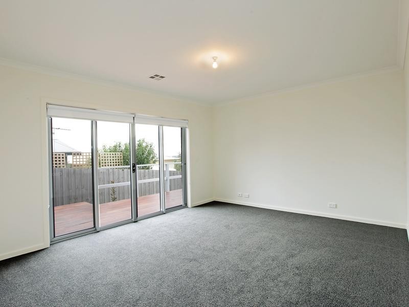 24B Exmoor Close, Highton VIC 3216