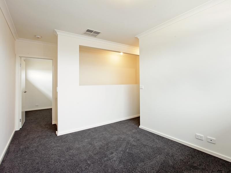 24B Exmoor Close, Highton VIC 3216