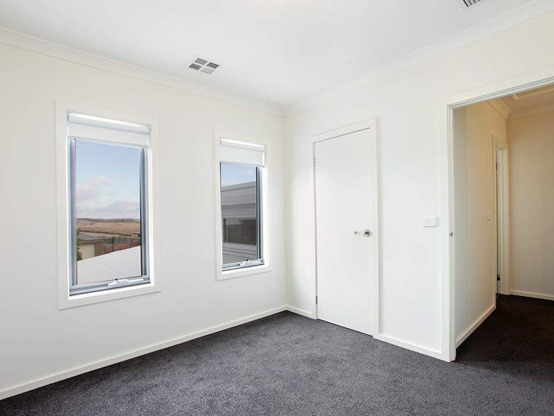 24B Exmoor Close, Highton VIC 3216