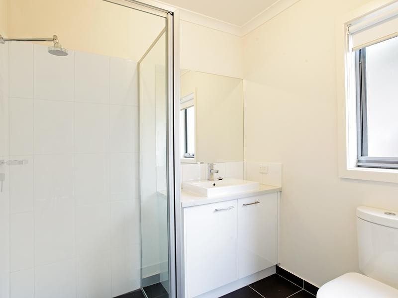 24B Exmoor Close, Highton VIC 3216