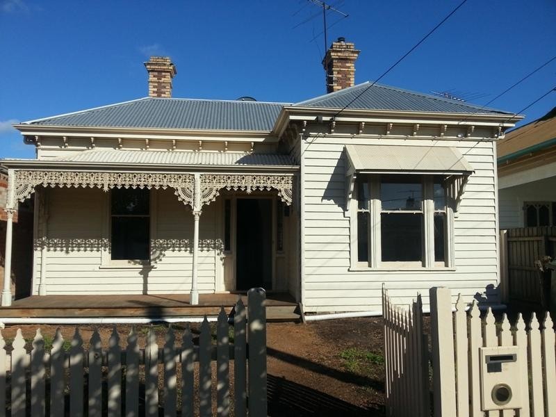 35 Waratah Street, Geelong West VIC 3218