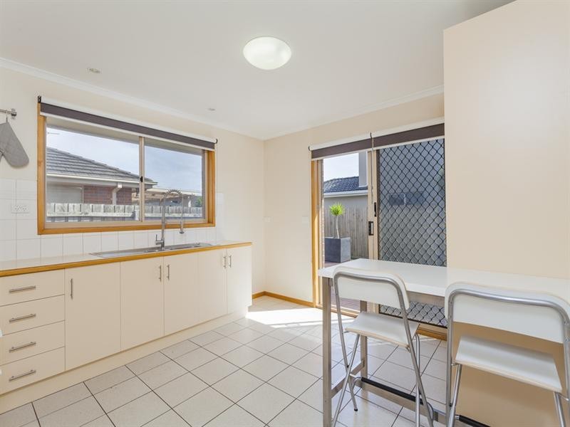 2a Dunmow Crescent, Hamlyn Heights VIC 3215
