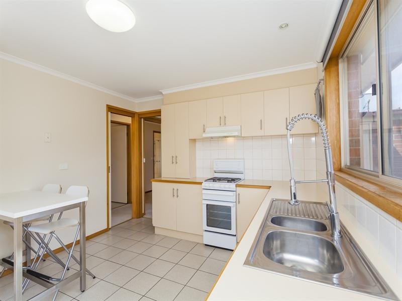 2a Dunmow Crescent, Hamlyn Heights VIC 3215