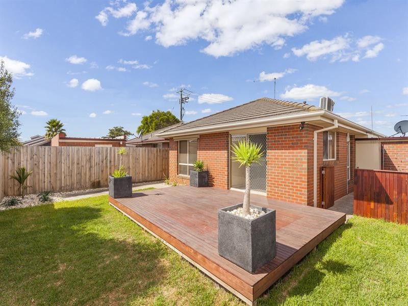 2a Dunmow Crescent, Hamlyn Heights VIC 3215