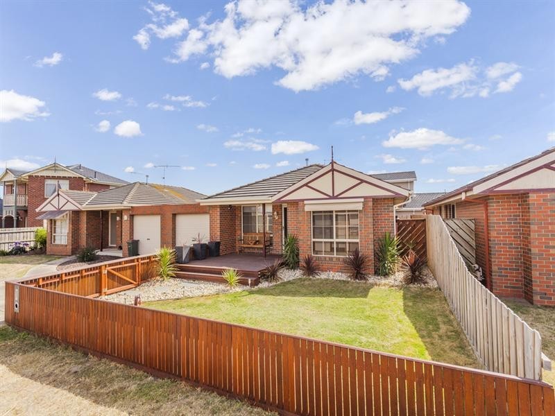 2a Dunmow Crescent, Hamlyn Heights VIC 3215