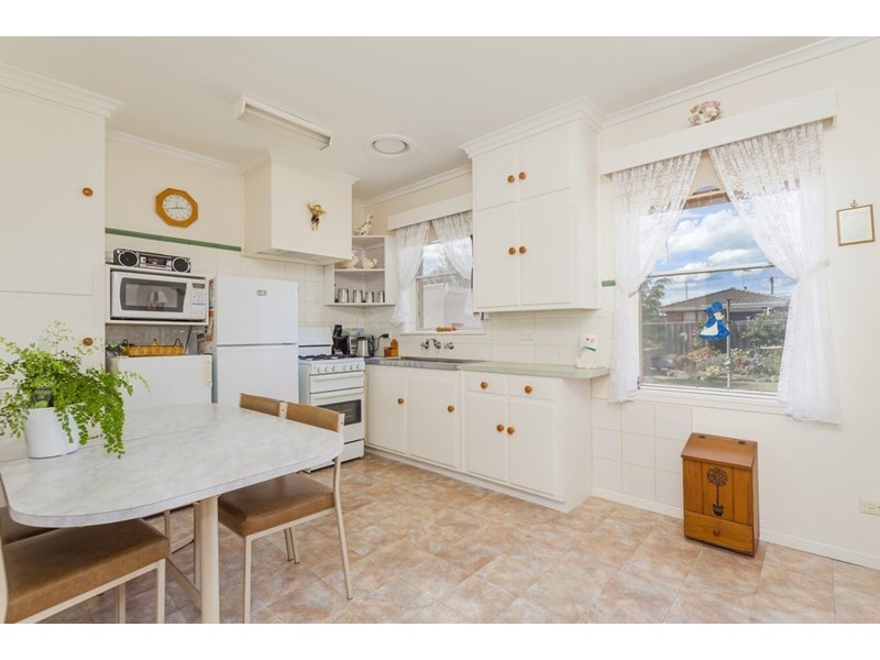 143 St Albans Road, East Geelong VIC 3219