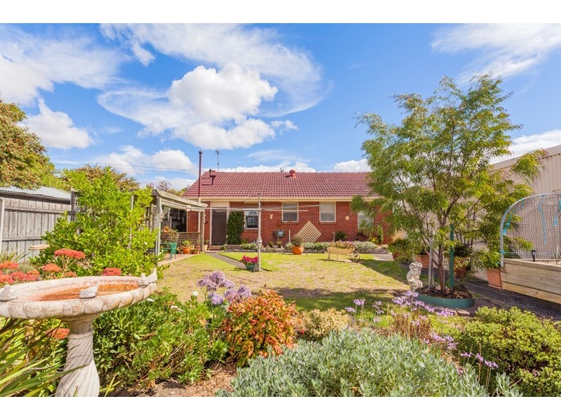 143 St Albans Road, East Geelong VIC 3219