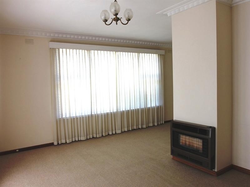 74 Ballarat Road, Hamlyn Heights VIC 3215