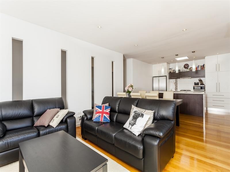 8 Pizer Street, Geelong West VIC 3218