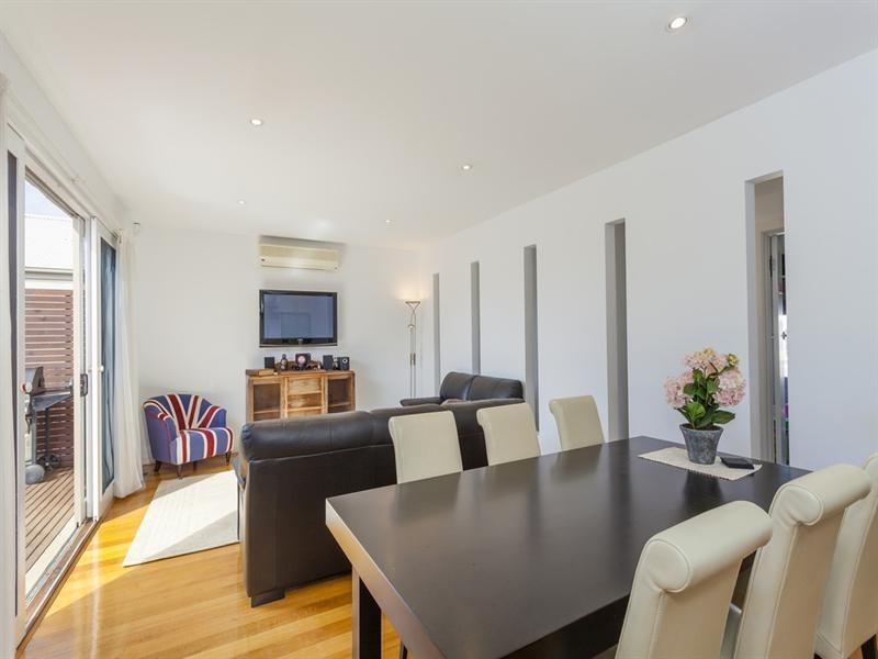 8 Pizer Street, Geelong West VIC 3218