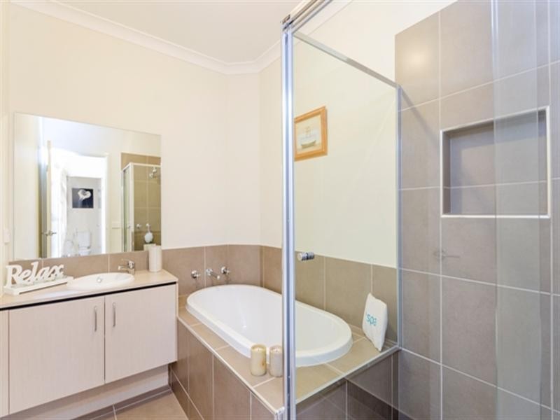 72 Anstead Avenue, Drysdale VIC 3222