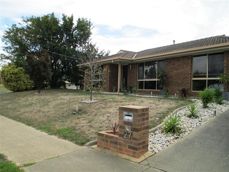 27 Villea Avenue, Grovedale VIC 3216