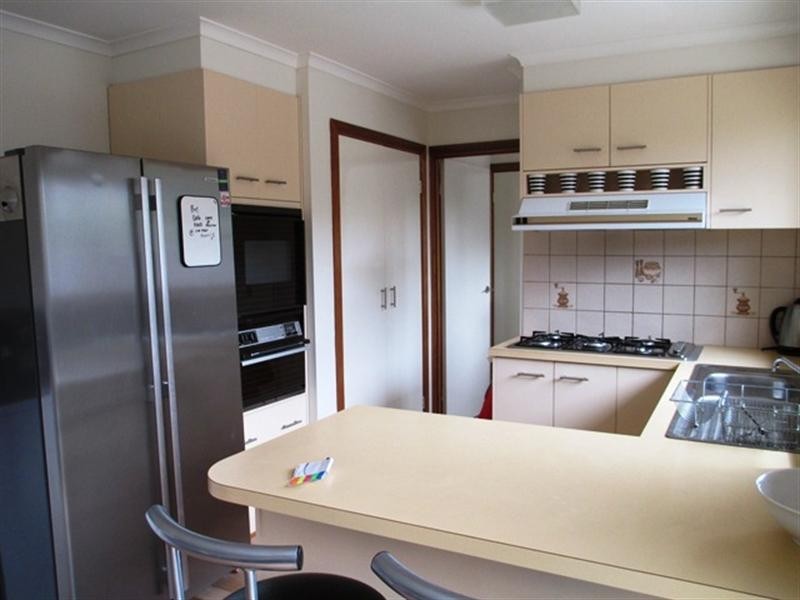 27 Villea Avenue, Grovedale VIC 3216