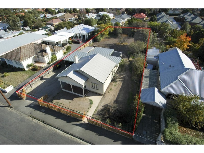 18 Belfast Street, Newtown VIC 3220