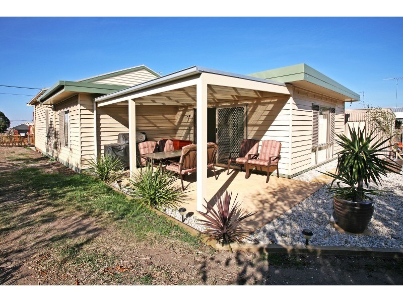 18 Belfast Street, Newtown VIC 3220