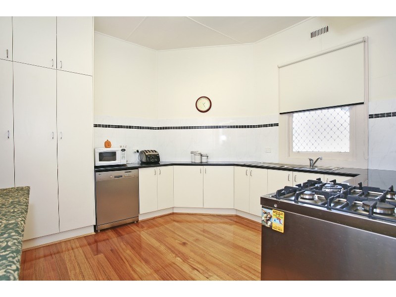 18 Belfast Street, Newtown VIC 3220