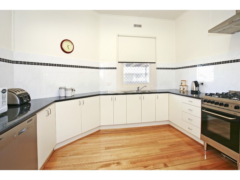 18 Belfast Street, Newtown VIC 3220