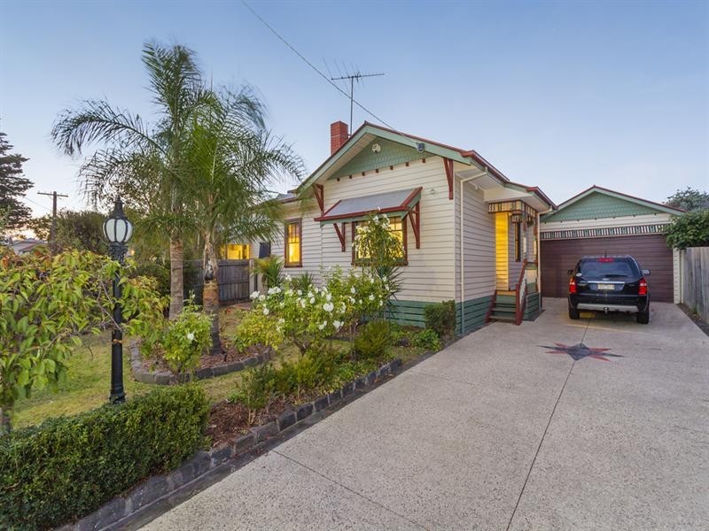 14 Girton Crescent, Manifold Heights VIC 3218
