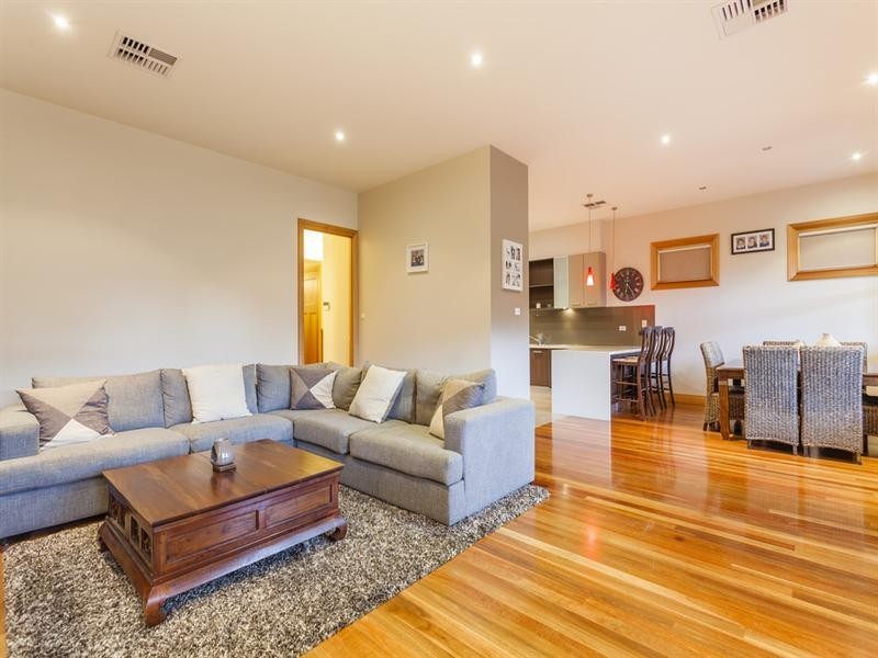 14 Girton Crescent, Manifold Heights VIC 3218