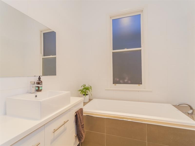 28a Lawton Avenue, Geelong West VIC 3218