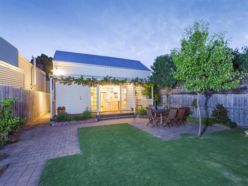 28a Lawton Avenue, Geelong West VIC 3218