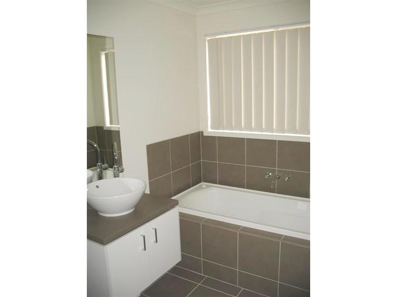 33 Blackheath Mews, Waurn Ponds VIC 3216