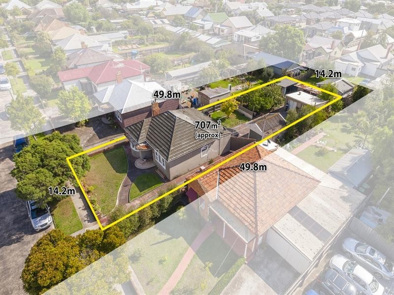 4 Clonard Avenue, Geelong West VIC 3218
