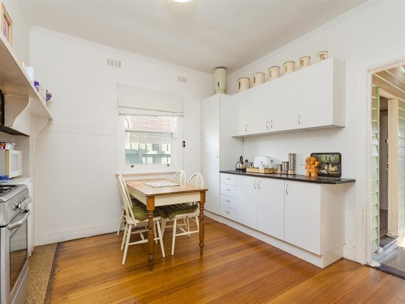 4 Clonard Avenue, Geelong West VIC 3218