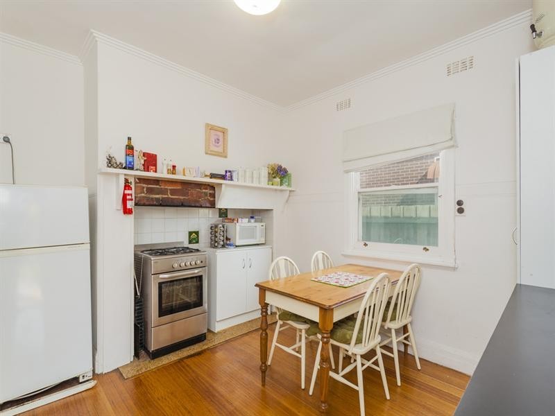 4 Clonard Avenue, Geelong West VIC 3218