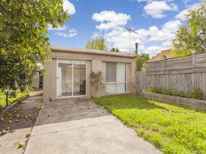 4 Clonard Avenue, Geelong West VIC 3218